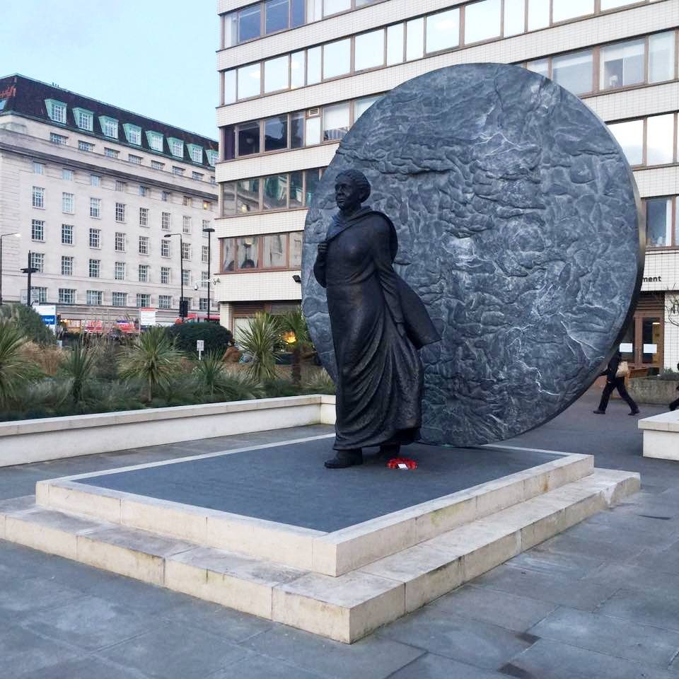 Mary Seacole's monument, St Thomas Hospital, London (by Adrian Thomas).jpg